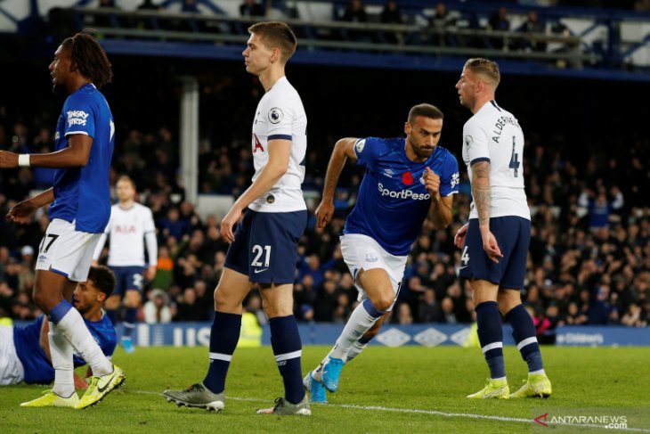 Spurs vs Everton imbang diwarnai insiden patah kaki Andre Gomes