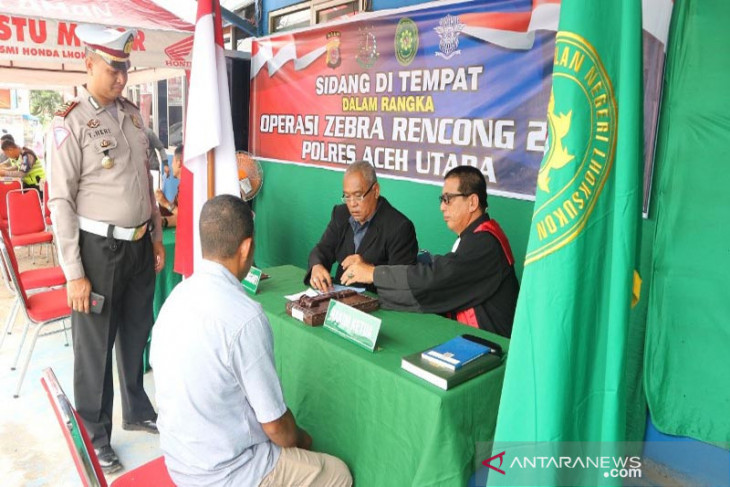 Puluhan pelanggar lalu lintas Aceh Utara ikuti sidang di tempat
