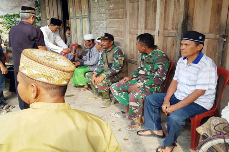 Satgas TMMD Kodim 0314/Inhil Berkunjung Ke Rumah Warga Yang Berduka