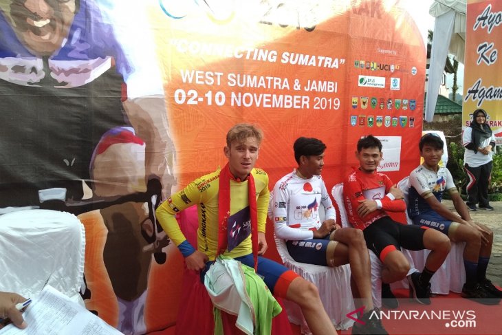 Gagal finis terdepan di etape kelima, Jesse masih pertahankan kaos kuning