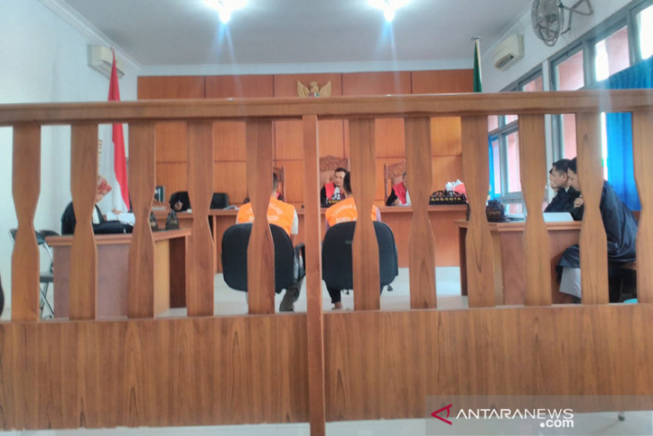 Terdakwa penjualan trenggiling ditegur Majelis Hakim