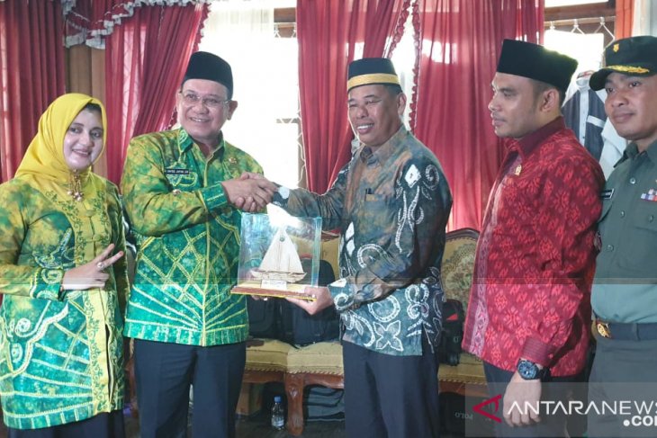 Bupati Kotabaru anjangsana ke peserta MTQ XXXII