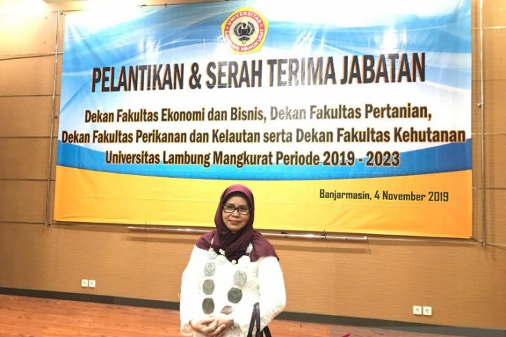 Agustiana perempuan pertama dekan Fakultas PK ULM