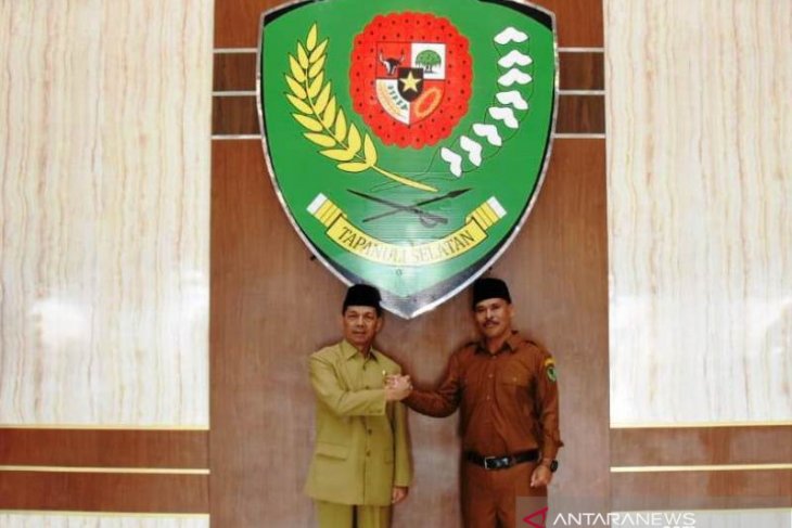 Bupati lantik Awaluddin Pulungan sebagai Kepala UPTD Kebun Raya Sipirok