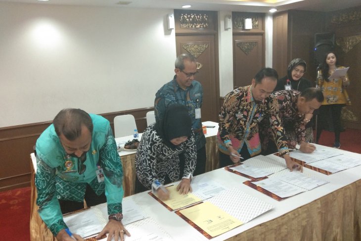 Kadis Kominfo menandatangani PKS penyebarluasan informasi publik