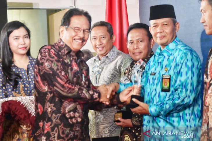 Menteri Sofyan Djalil beri Kabupaten Bogor penghargaan Penertib terbaik