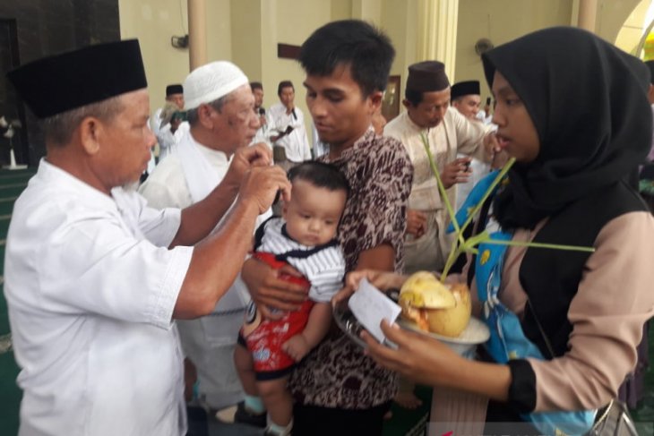 Bangka Barat rayakan Maulid Nabi dengan gunting rambut massal