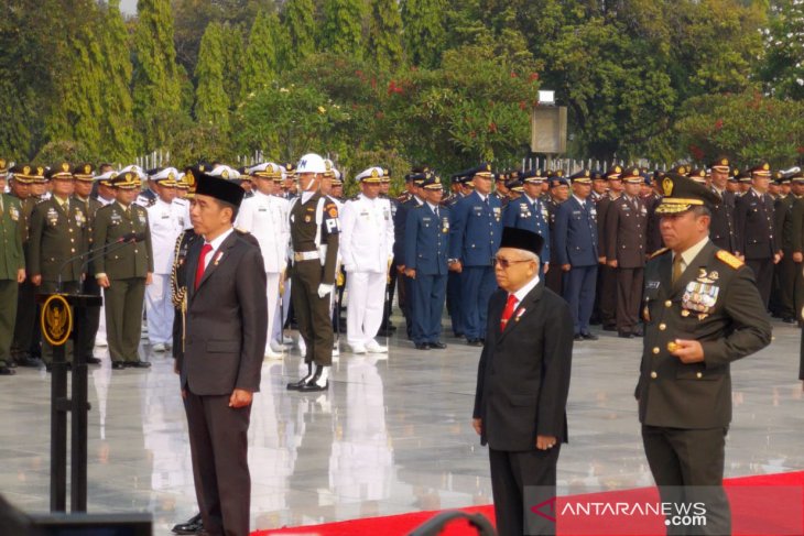 Image result for joko widodo pimpin upacara hari pahlawan, antaranews