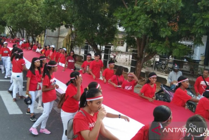 Kirab Merah Putih warnai peringatan Hari Pahlawan di Malra dan Tual