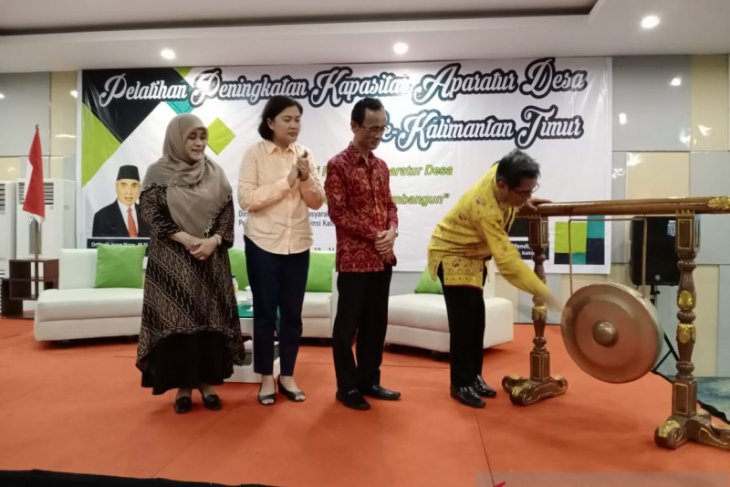 Gubernur berharap kapasitas aparatur desa meningkat