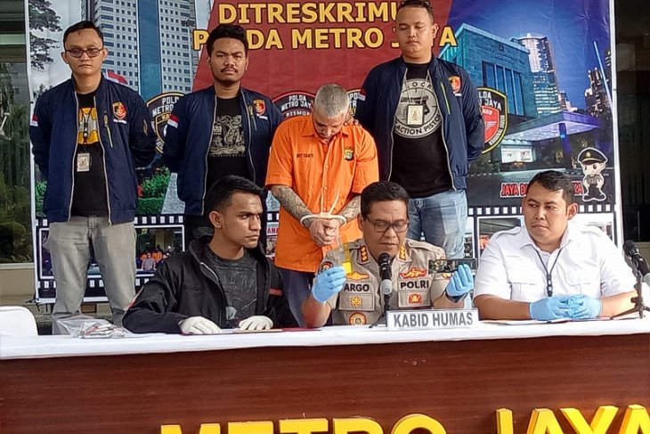 Berusaha merebut senjata petugas, WN Rumania tewas ditembak
