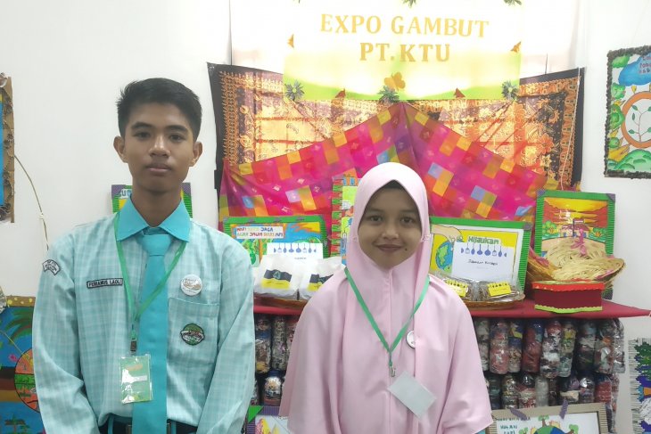 Cinta pertama Adelia pada tanah organik