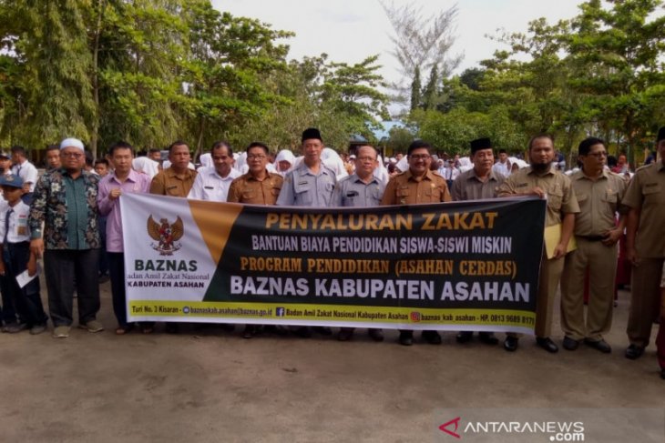 200 pelajar SD dan SMP kurang mampu terima beasiswa dari Baznas Asahan