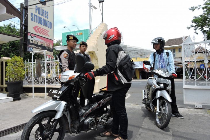 Pasca-bom bunuh diri Medan, Polres Situbondo perketat penjagaan (Video)