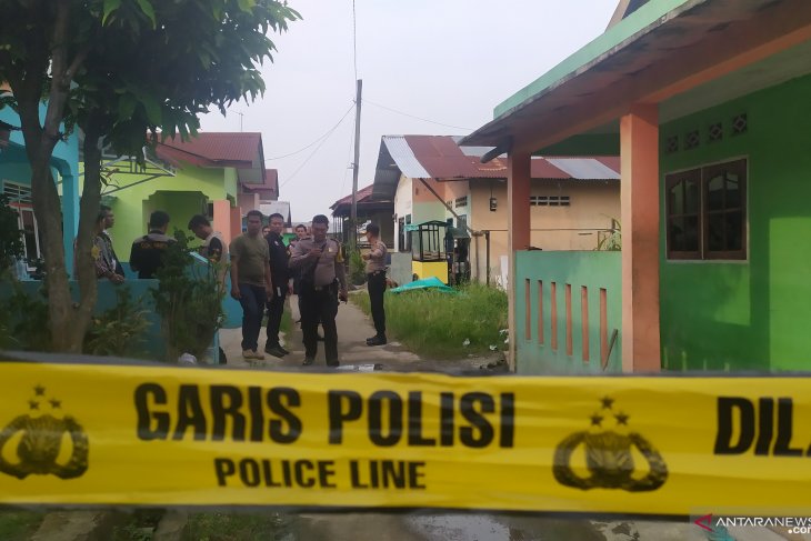 Jibom siaga di rumah terduga pelaku bom bunuh diri