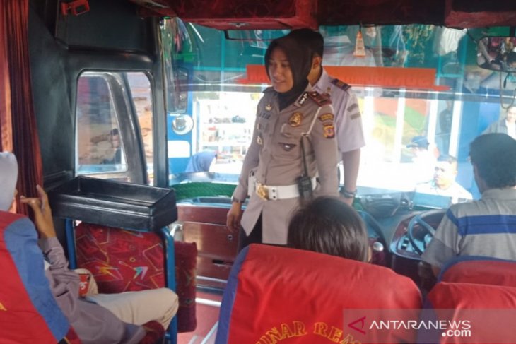 Operasional bus diterminal Sukabumi diperiksa kelaikannya