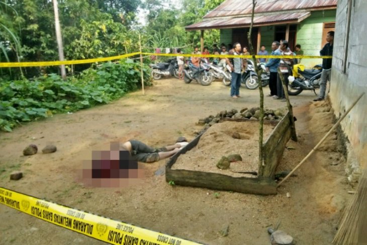 Berisik gedor-gedor pintu, kepala kakak nyaris putus ditebas sang adik