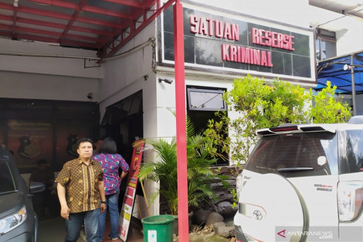 Irwansyah dan Zaskia Sungkar penuhi panggilan penyidik Polrestabes Bandung