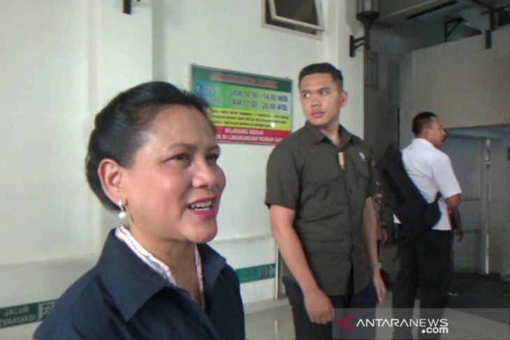 Ibu Iriana minta doa untuk Selvi