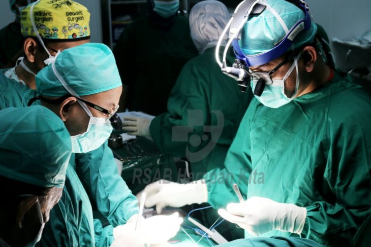 Hati kembar siam Ardi - Ardan yang menempel berhasil dipisahkan