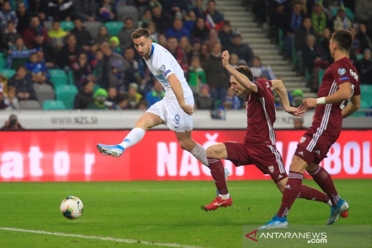 Slovenia menang atas Latvia, namun nasibnya di tangan Austria