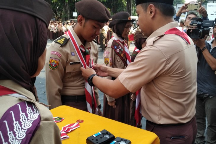 Pramuka Kwaran Bogor Barat lakukan Gelar Senja di balai kota
