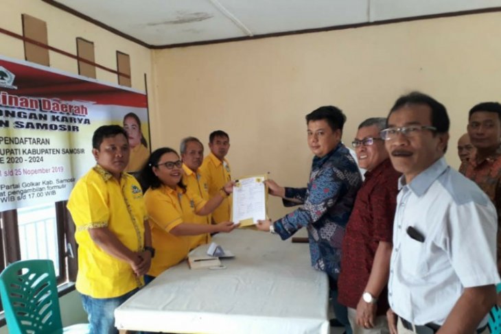 Bupati Samosir dan lima balon lainnya ambil formulir di Golkar