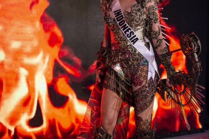 Sosok Miss Universe Indonesia 2019 Frederika Alexis Cull