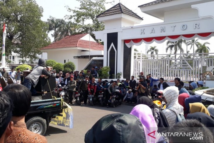 Korban PHK di Karawang sulit dapat pekerjaan baru