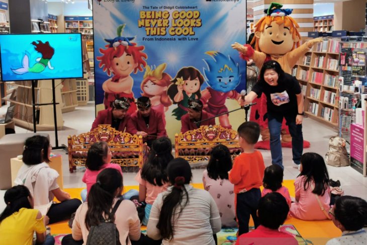 Perusahaan penerbit Lily&Eddy selenggarakan lomba story telling