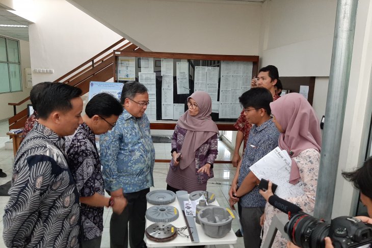 Menristek berikan jaminan pemakaian baterai litium lokal untuk mobil listrik