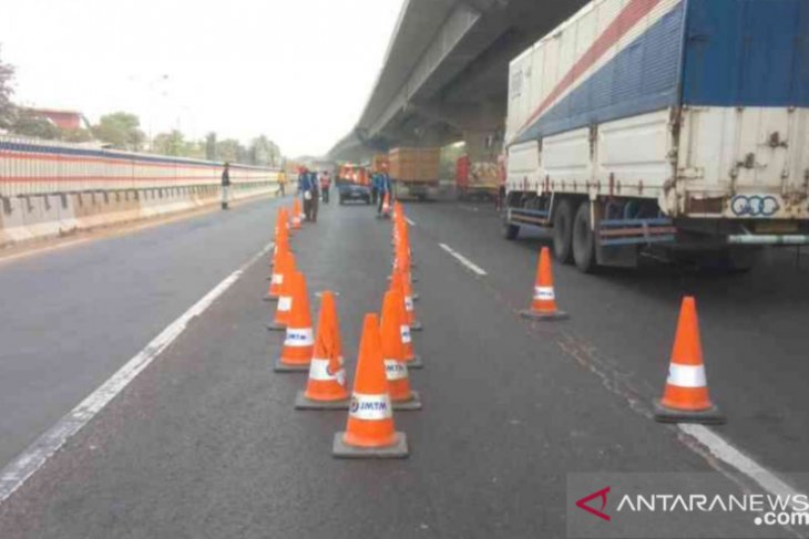 Tol Japek sedang dilakukan pemeliharaan, pengendara diminta hati-hati