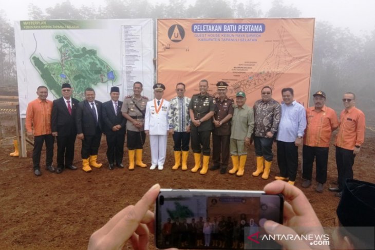 Berkat inisiasi bupati, Bank Sumut bangun