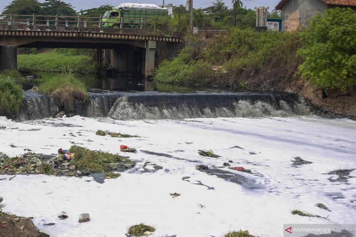 Sungai tercemar limbah