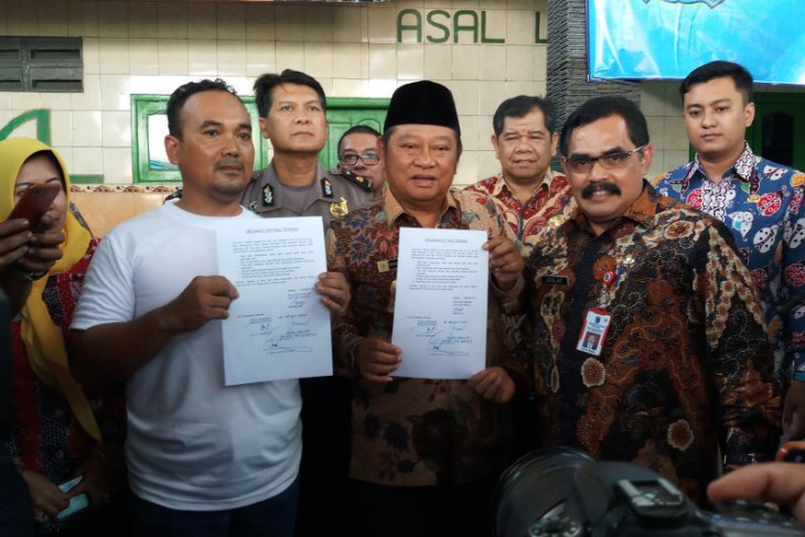 Perajin tahu Sidoarjo deklarasi tak lagi gunakan bahan bakar sampah plastik (Video)