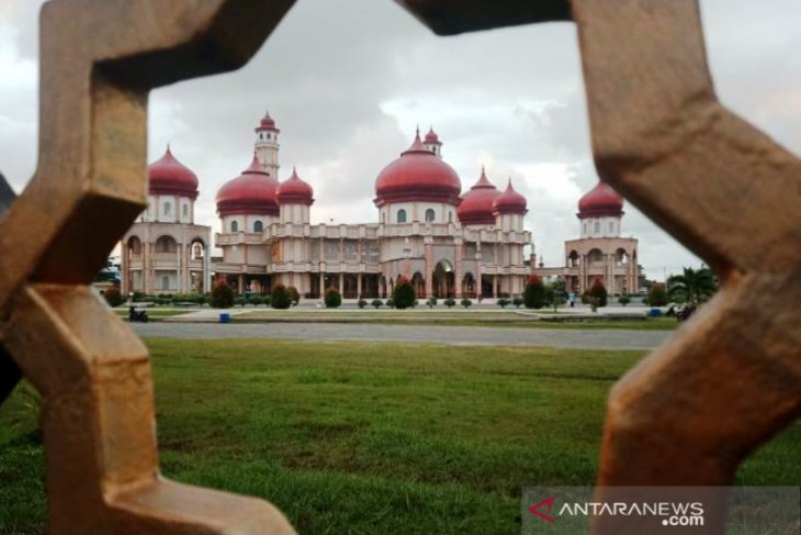 Pengeras suara Masjid Agung Meulaboh senilai Rp1 miliar rusak disambar petir