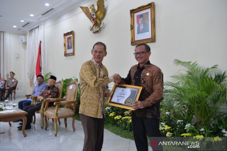 Diskominfo Kaltim Raih Anugerah Keterbukaan Informasi