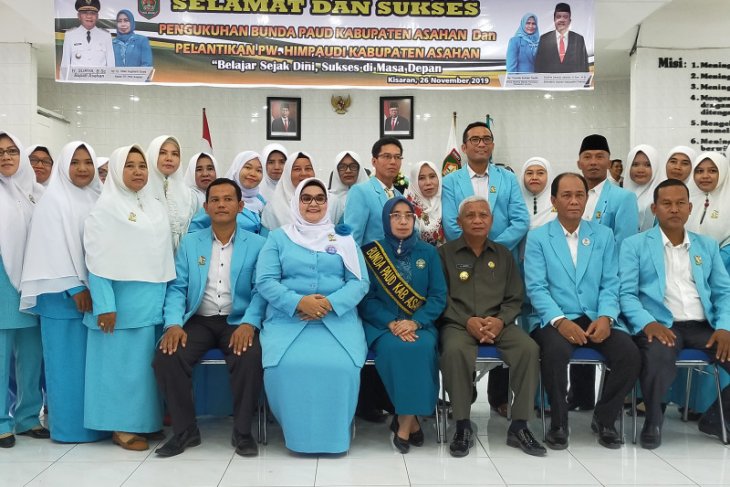 Titiek Sugiharti Surya dikukuhkan sebagai Bunda Paud Asahan
