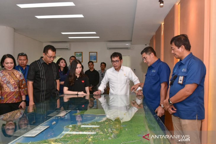 Menparekraf Wishnutama berkomitmen jadikan MotoGP Mandalika terbaik di dunia