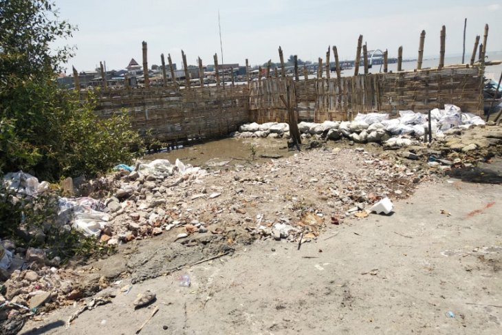 Reklamasi Pantai Kenjeran Surabaya melanggar aturan