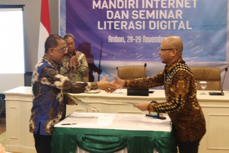Pemkot Ambon dan APJII tanda tangan kerja sama desa mandiri internet