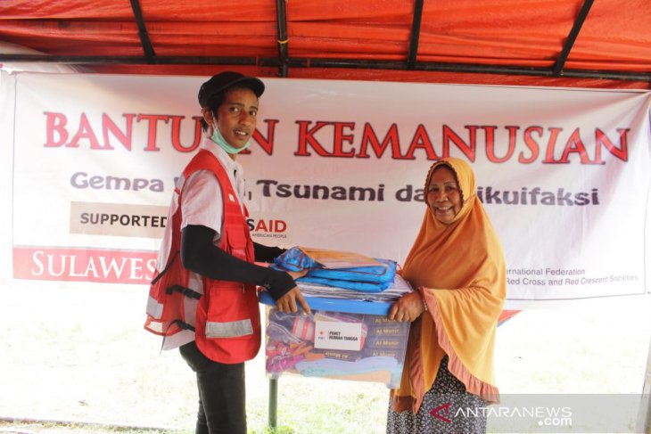 PMI salurkan paket bantuan untuk ratusan korban bencana di Sigi