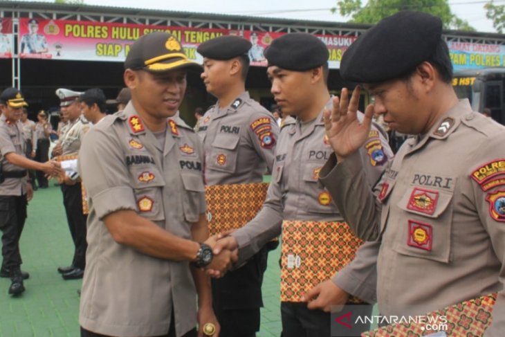 Satu anggota Polres HST diberhentikan tidak hormat dan 14 mendapatkan reward