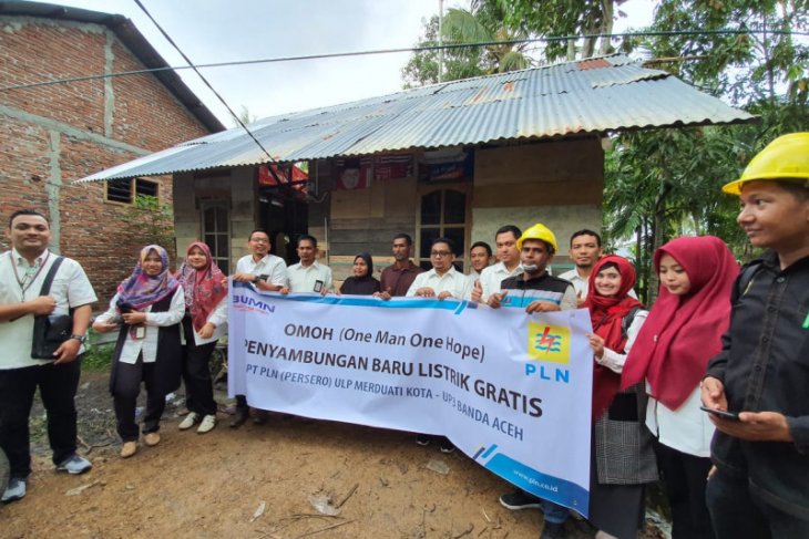 PLN UP3 pasang listrik gratis untuk warga kurang mampu