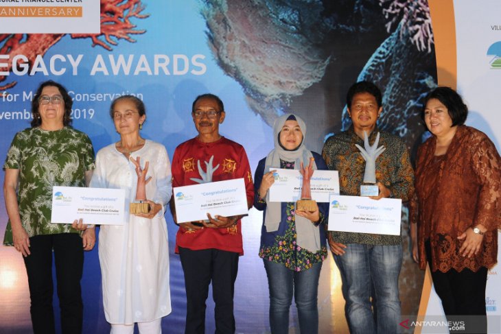 Wempie Parinussa terima penghargaan anugerah warisan laut