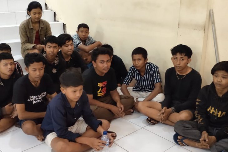 Patroli gabungan Denpasar tangkap 13 anggota geng motor