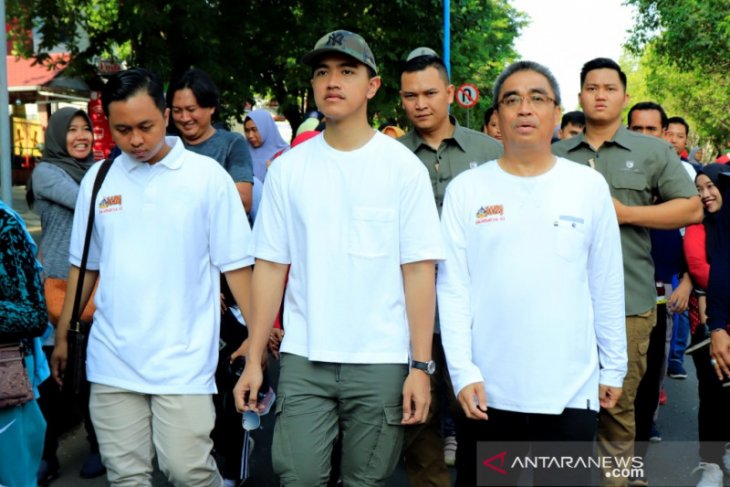 Anak presiden jalan santai di Murjani