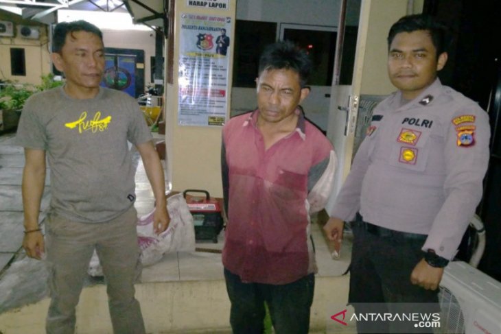 Satuan Sabhara Polresta Banjarmasin tangkap pria diduga curi pipa pagar jembatan