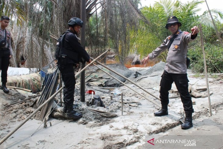 Polda Jambi tutup puluhan lubang sumur tambang ilegal