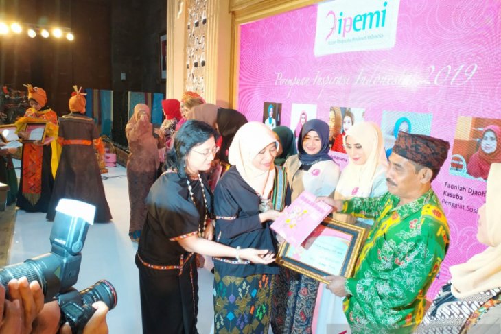 Bupati Lebak raih Anugerah Perempuan Inspirasi Indonesia 2019